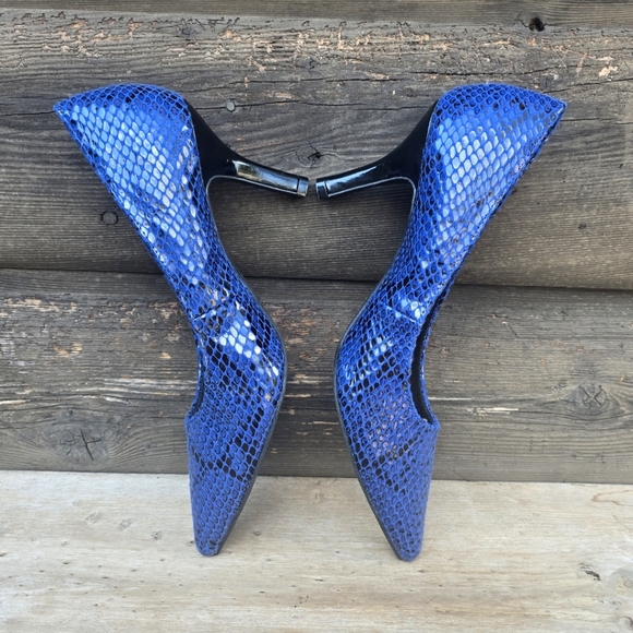 Christian Siriano Blue Snakeskin Heels - Picture 11 of 14